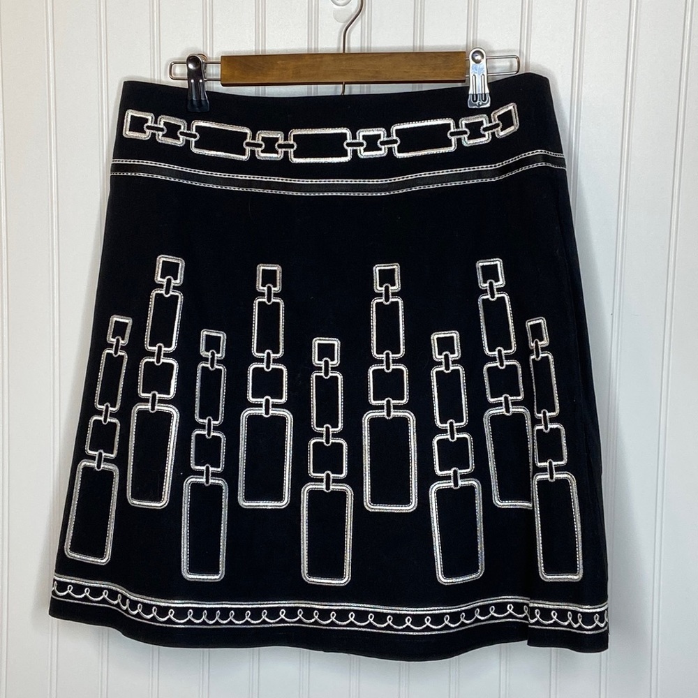 Black Embroidered Skirt Size 9 Geometric Design - Picture 2 of 7